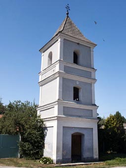 neoklasicisticka zvonica Dolne Srnie
