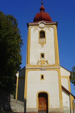 Rímskokatolícky barokový kostol Navštívenia Panny Márie Hrachovište
